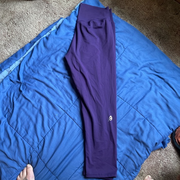 Purple Grape Ptula capri workout pants! - Picture 3 of 4